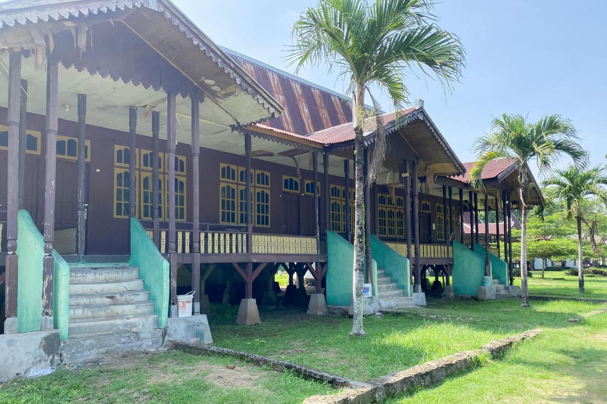 Hotel Pantai Panjang Bengkulu Redpartner Bagian luar foto