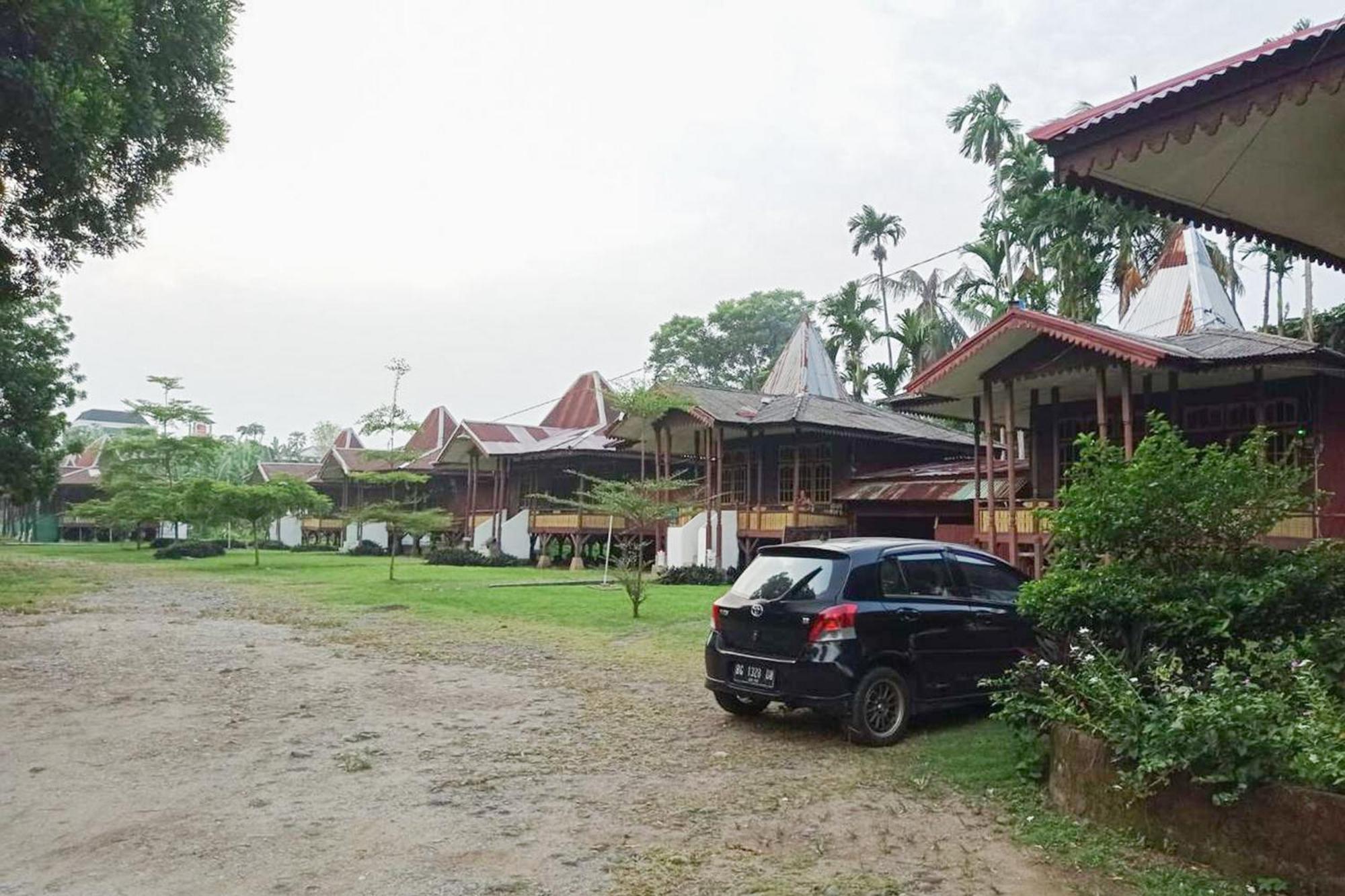 Hotel Pantai Panjang Bengkulu Redpartner Bagian luar foto